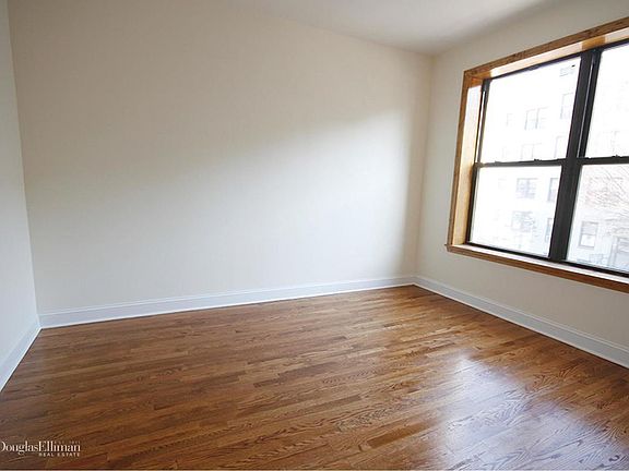 3rd image of 2812 24th Ave APT 2B