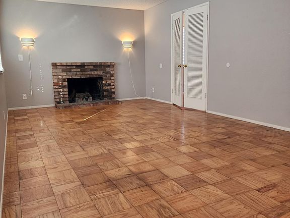 3rd image of 2143 Elliott Dr