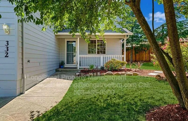 4 bed, 2.5 bath, 2100 sqft, $2,895 — Photo 2