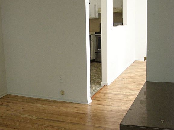 3rd image of 638 City Park Ave #A