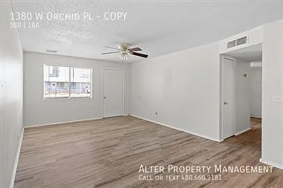 3 bed, 1100 sqft, $1,295 — Photo 2