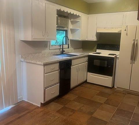 3rd image of 121 Meadow Brook Dr