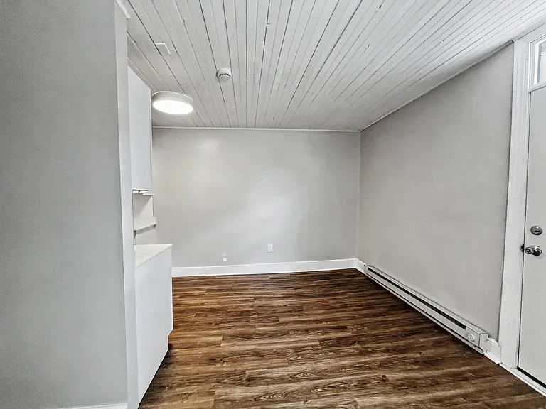 116 N Union St — Photo 11
