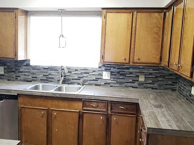 4902 Chatfield Dr — Photo 3