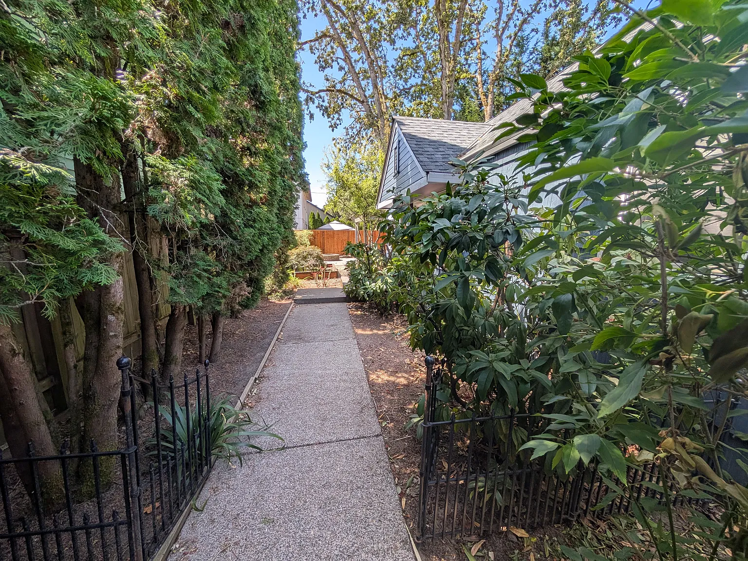 4 bed, 1750 sqft, $2,650 — Photo 3