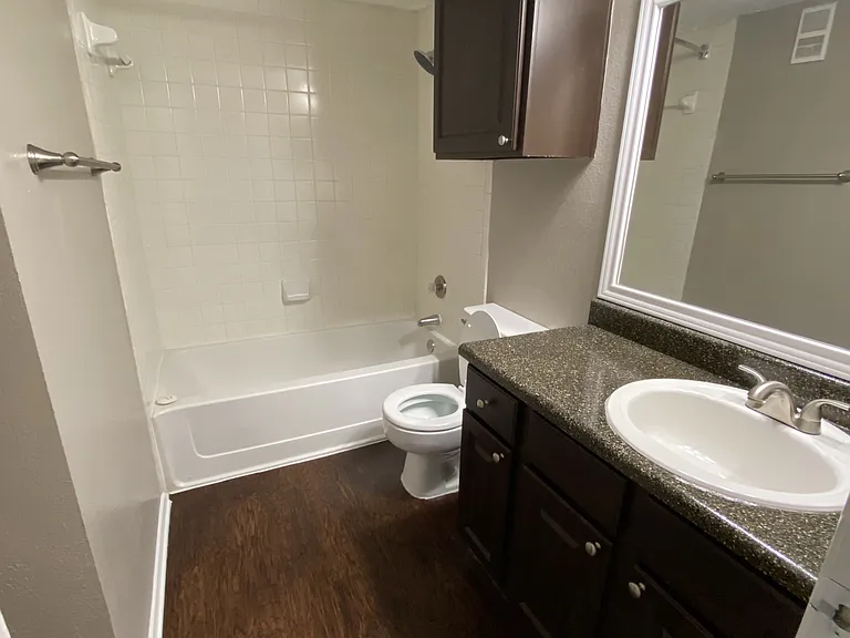 Walnut Creek Apartments — Photo 127