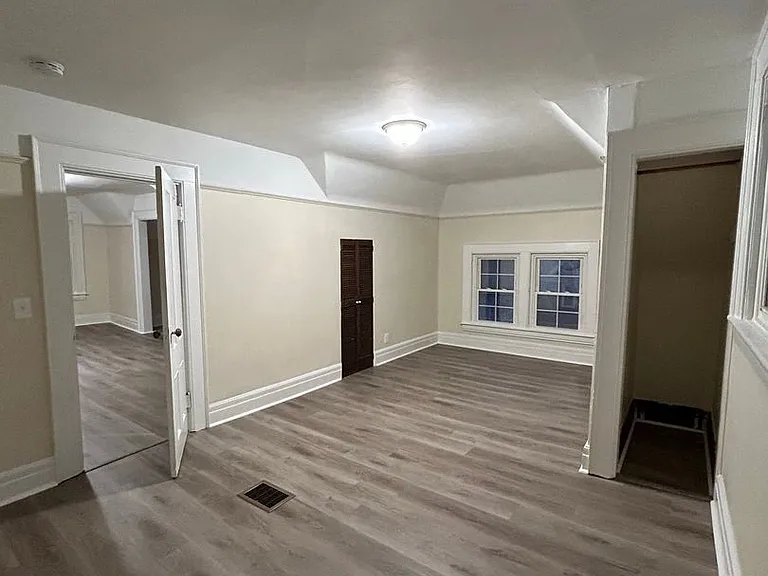 183 Harvard St — Photo 17