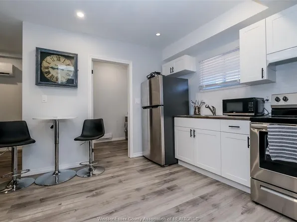 493 University Ave W, Windsor, ON