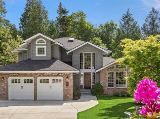 900 Alder Ave NE, Bainbridge Island, WA 98110