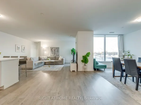 4675 Metcalfe Ave #206, Mississauga, ON L5M 4N7