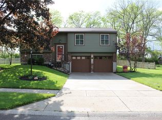 1689 Bledsoe Dr, Bellbrook, OH 45305