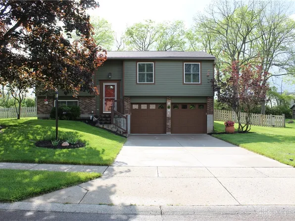 1689 Bledsoe Dr, Bellbrook, OH 45305