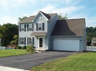 460 Abbey Dr, Mount Wolf, PA 17347