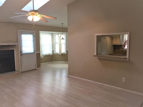 5th image of 620 Birchridge Ct