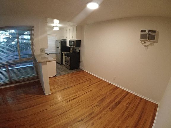 4th image of 1227 11th St #4
