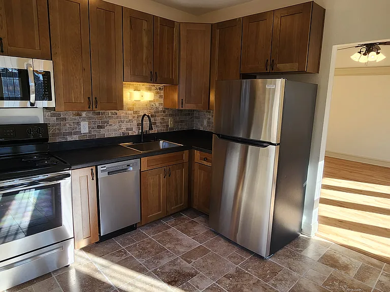 3104 W Kilbourn Ave #301 — Photo 2