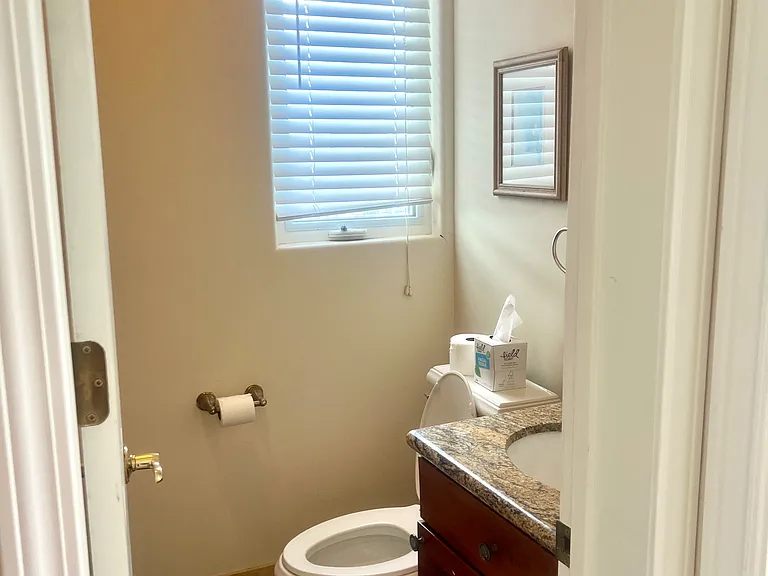 1055 Hoa St — Photo 11
