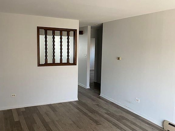 4th image of 10824 S 71st Ct APT 1N