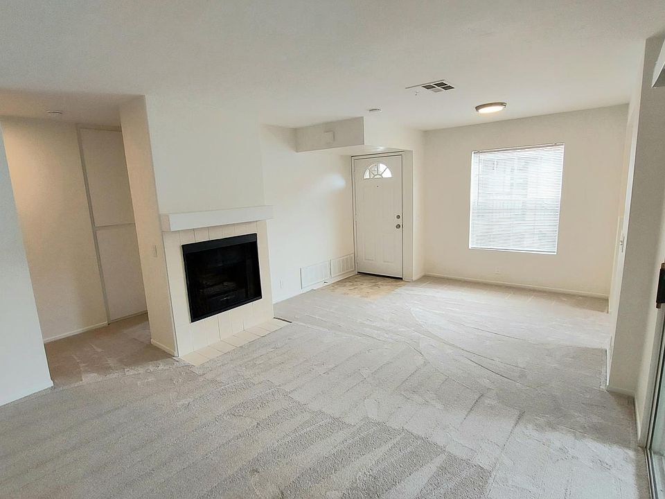 Living/ dining area