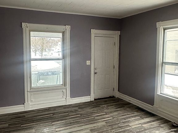 5th image of 291 N Main St #1