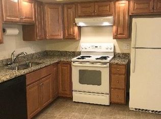 21 Young Cir APT C, Hanover, PA 17331