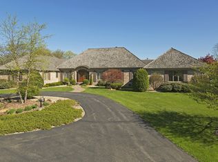 460 W Paddock Cir, Wayzata, MN 55391