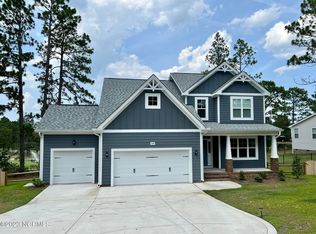 1490 Valley View Rd, Southern Pines, NC 28387