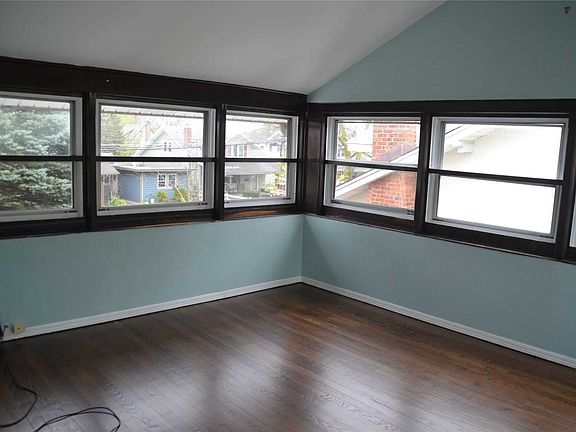 4th image of 2494 Parkview Pl Floor 2