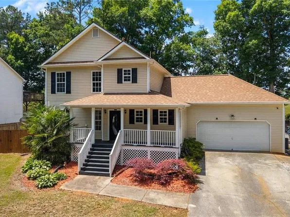 105 Hawk Ln, Carrollton, GA 30116