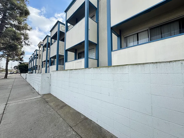 5858 S Pacific Coast Hwy #12 — Photo 2