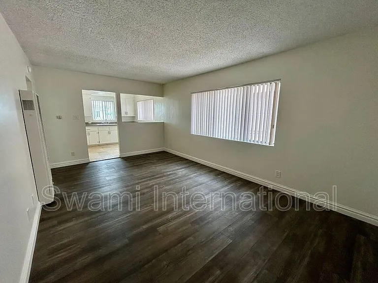 12645 Ramona Ave #J — Photo 8