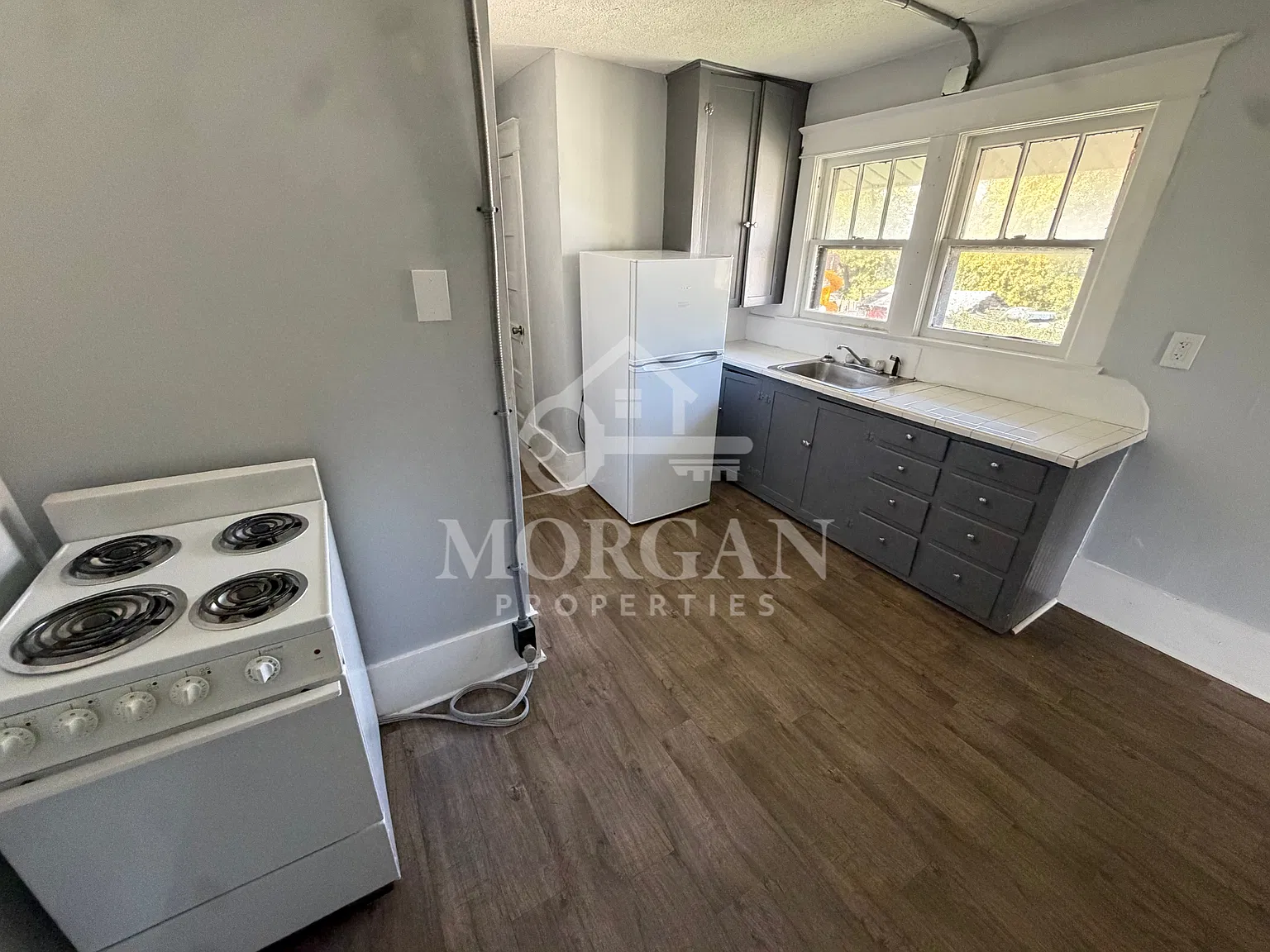 1527 Walnut Street - 3 — Photo 3