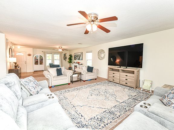 5th image of 8158 Retreat Ln
