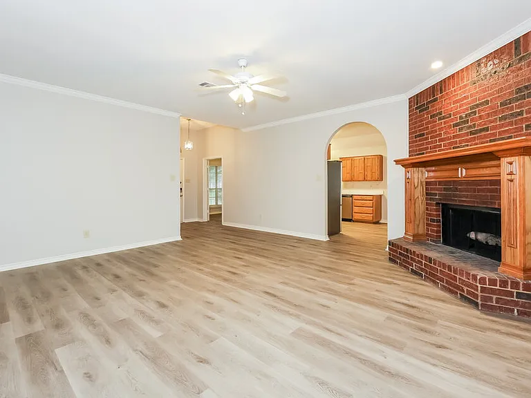 7605 Colfax Dr — Photo 4