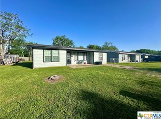 1417 Shofner Dr, Port Lavaca, TX 77979