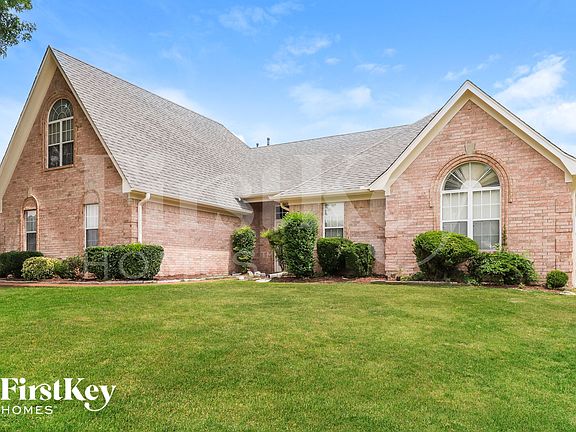 2nd image of 4980 Rivercrest Ln