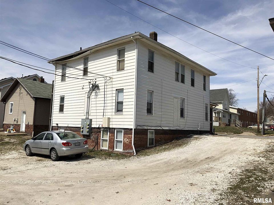 2nd image of 401 W Adams St