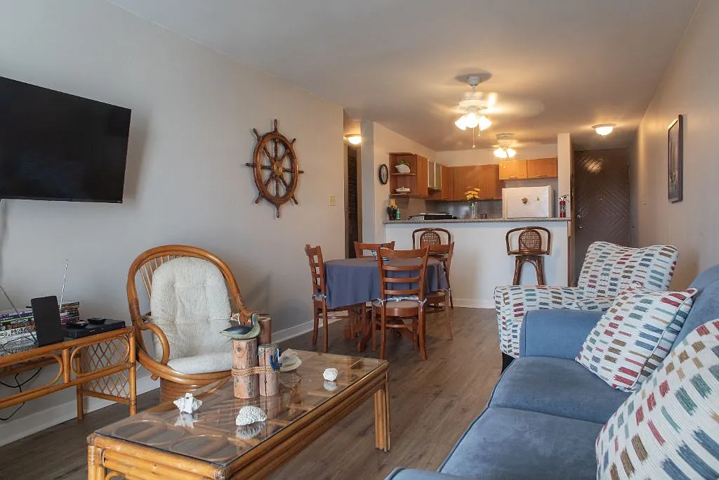 2 bed, 2.0 bath, 1042 sqft, $1,800 — Photo 3