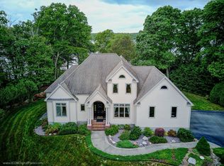 67 Lake Side Dr, Tiverton, RI 02878