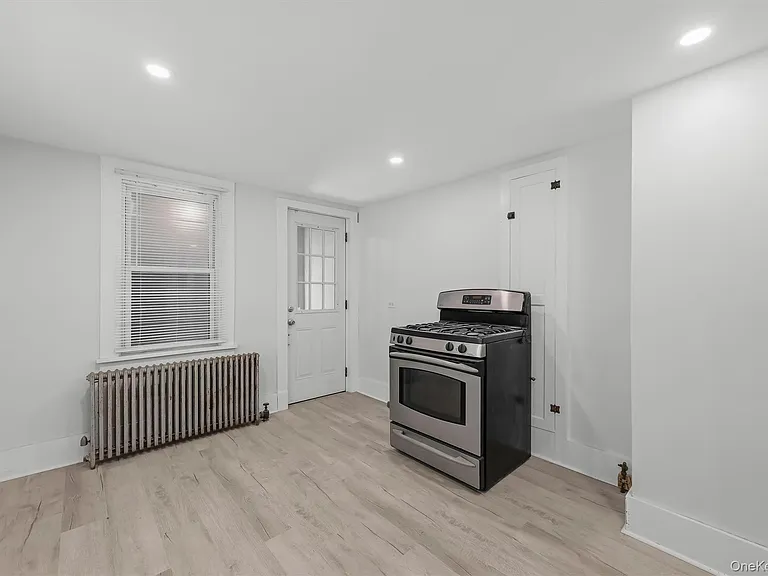 212 Center St — Photo 26