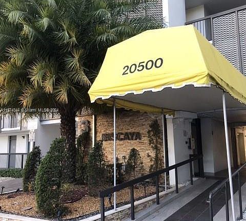 3rd image of 20500 W Country Club Dr APT 308