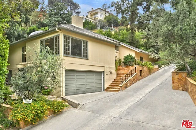 4 bed, 4.5 bath, 3843 sqft, $14,000 — Photo 2