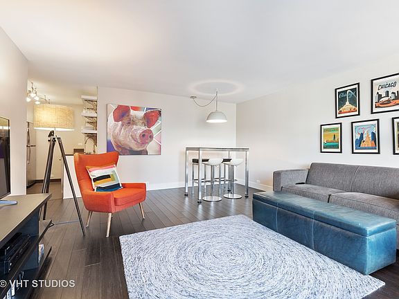 5th image of 2650 N Lakeview Ave APT 707