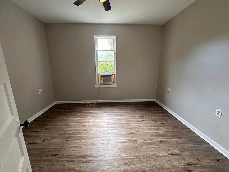 263 Glenwood Dr — Photo 10