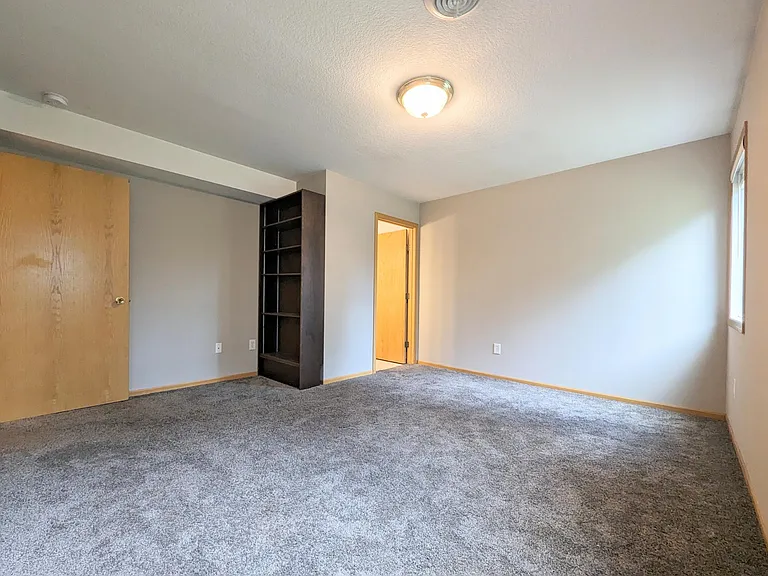 1140 Greenvale Ave W #C — Photo 9