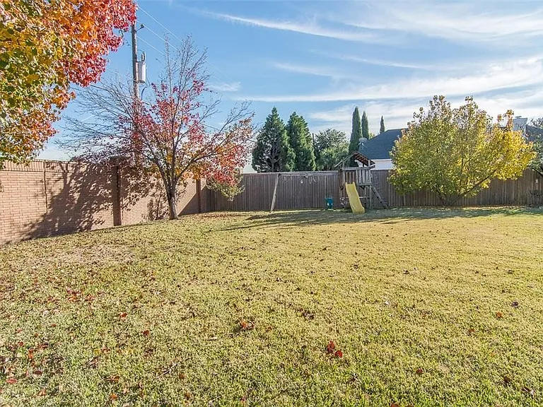 18007 Rock Branch Dr — Photo 17