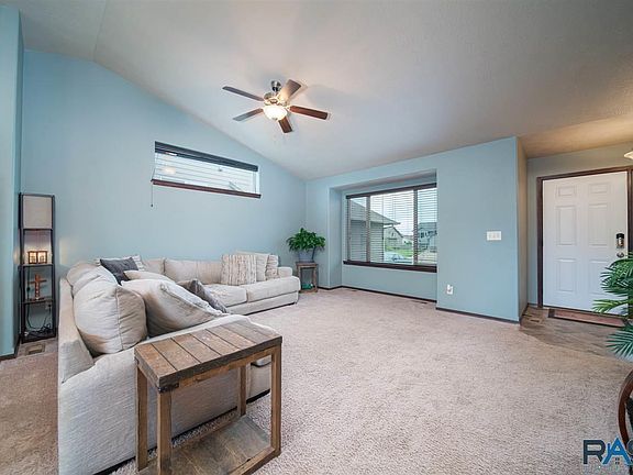 4th image of 428 Macey Ave
