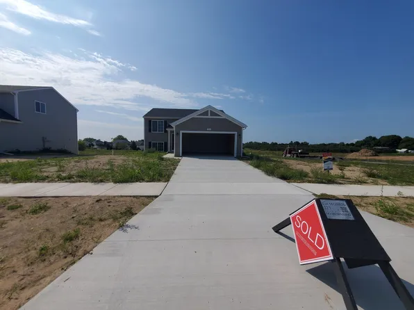 223 Jacata Dr, Kent City, MI 49330