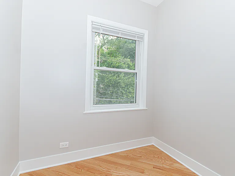 1450 W Fargo Ave #2F — Photo 22