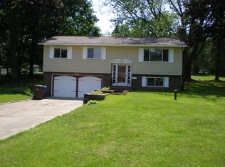 1252 Meadowlark Dr, Clinton, OH 44216